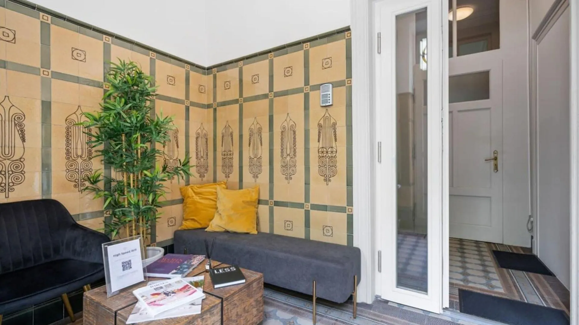 Spacious & Tranquil Rooms In Limpertsberg Luxembourg Homestay